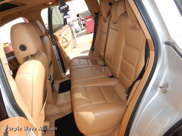 image for item JZ9045 2004 Porsche Cayenne S  SUV