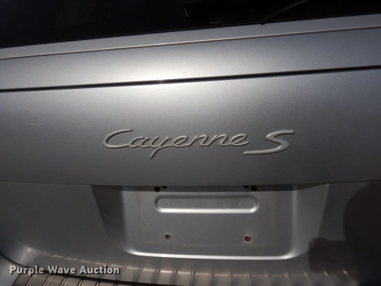 image for item JZ9045 2004 Porsche Cayenne S  SUV
