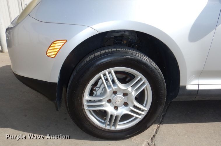 image for item JZ9045 2004 Porsche Cayenne S  SUV