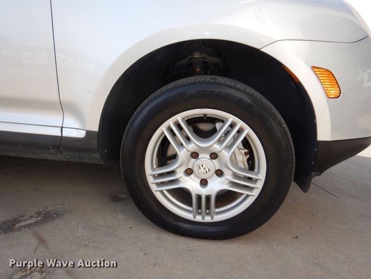 image for item JZ9045 2004 Porsche Cayenne S  SUV