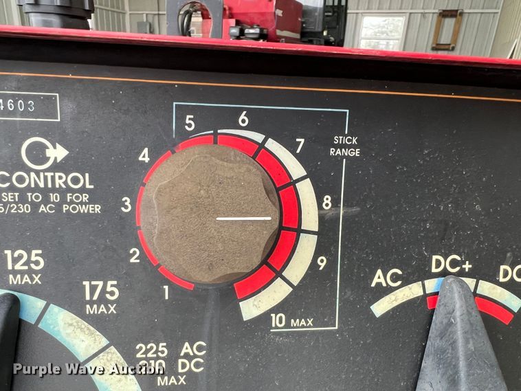 image for item KF9727 Lincoln Electric Ranger 8  welder/generator