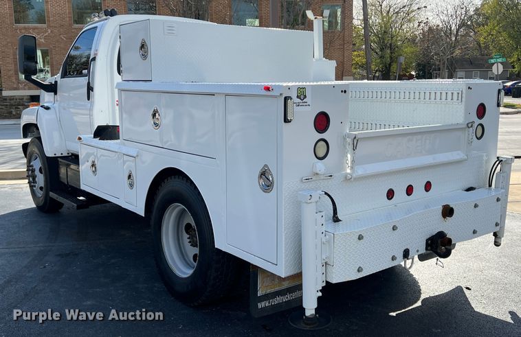 image for item KF9735 2004 GMC C7500  utility / service truck