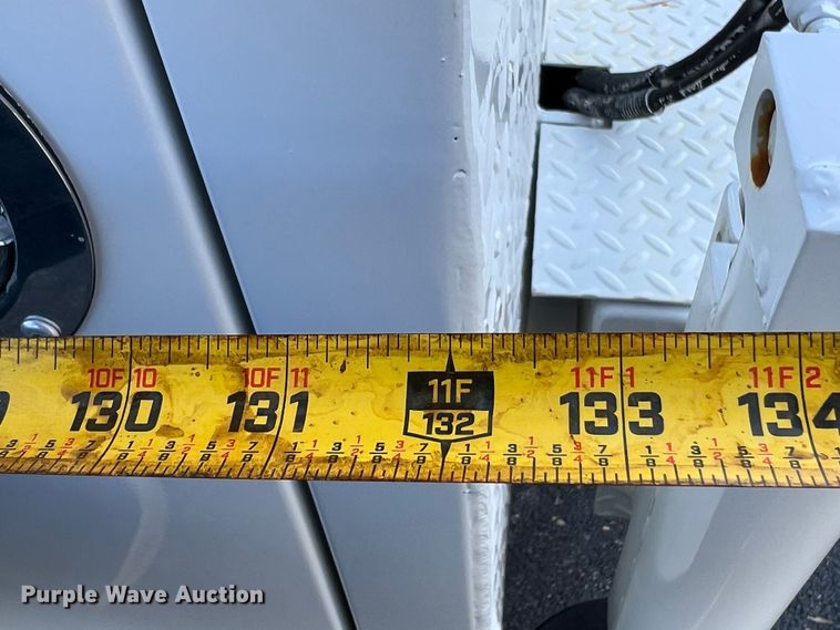 image for item KF9735 2004 GMC C7500  utility / service truck