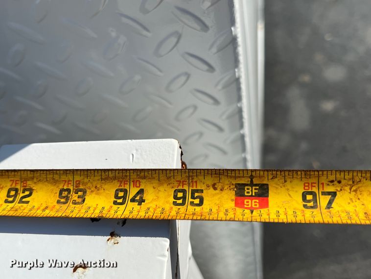 image for item KF9735 2004 GMC C7500  utility / service truck