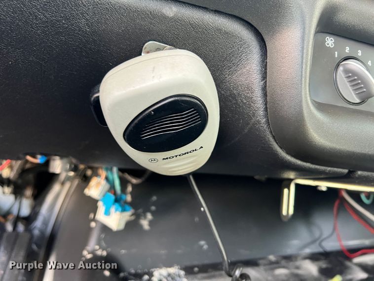 image for item KF9735 2004 GMC C7500  utility / service truck