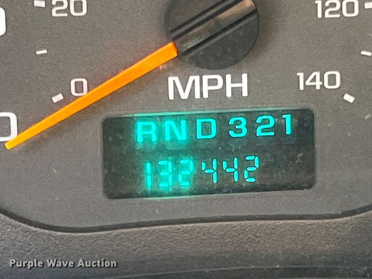 image for item KF9735 2004 GMC C7500  utility / service truck