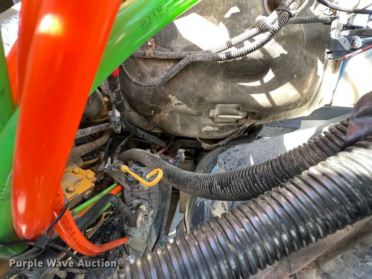 image for item KF9735 2004 GMC C7500  utility / service truck