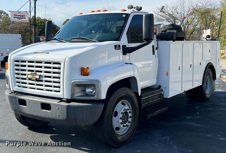 image for item KF9736 2005 Chevrolet C7500  utility / service truck
