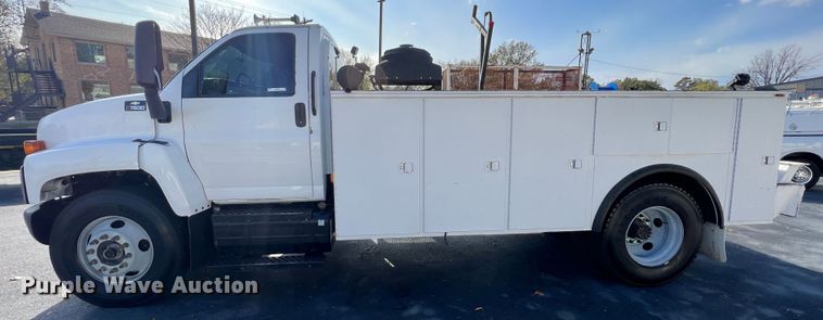 image for item KF9736 2005 Chevrolet C7500  utility / service truck