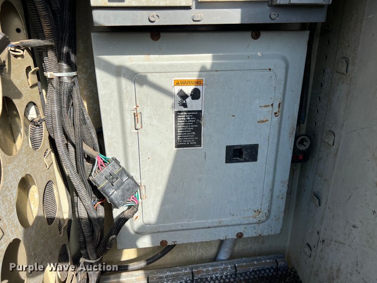 image for item KF9736 2005 Chevrolet C7500  utility / service truck