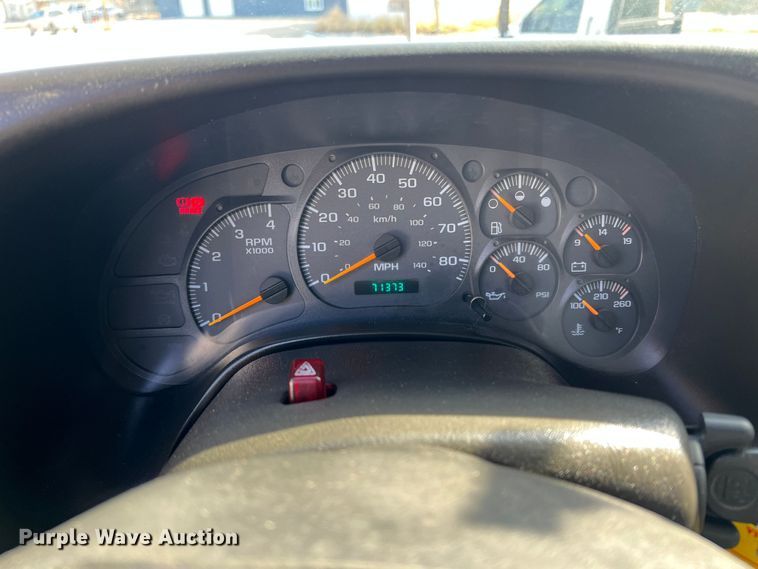 image for item KF9736 2005 Chevrolet C7500  utility / service truck