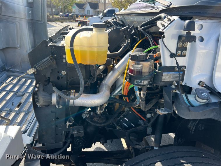 image for item KF9736 2005 Chevrolet C7500  utility / service truck