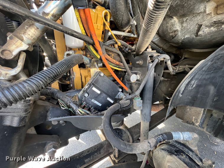 image for item KF9736 2005 Chevrolet C7500  utility / service truck