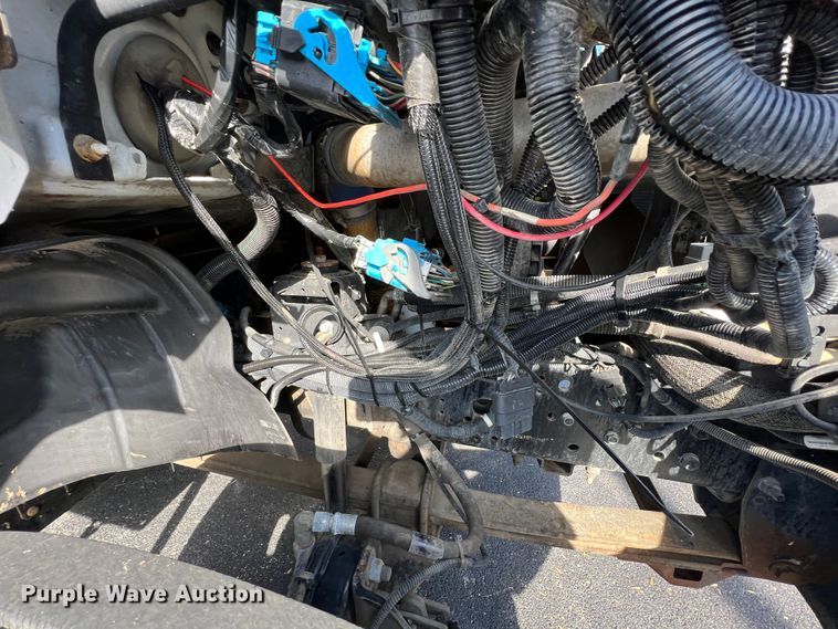 image for item KF9736 2005 Chevrolet C7500  utility / service truck