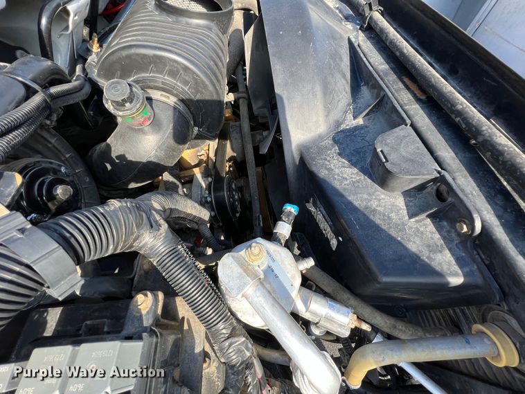 image for item KF9736 2005 Chevrolet C7500  utility / service truck