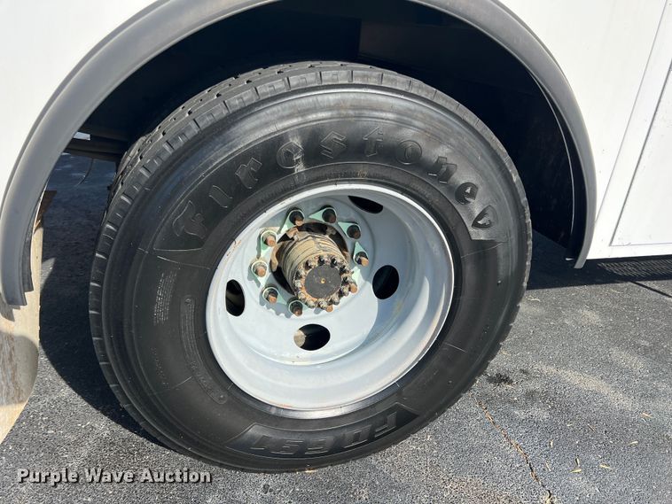 image for item KF9736 2005 Chevrolet C7500  utility / service truck