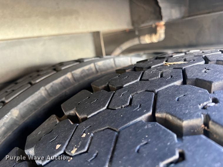 image for item KF9736 2005 Chevrolet C7500  utility / service truck