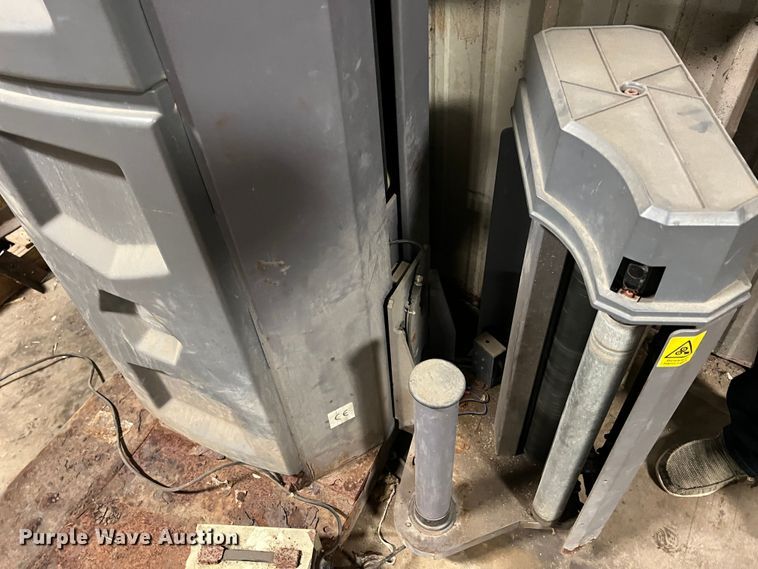 image for item KF9777 Stretchwrappers X1  shrink wrapping machine