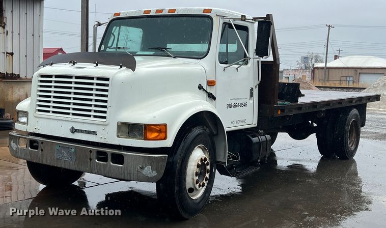 image for item KF9778 1992 International 4700 flatbed truck