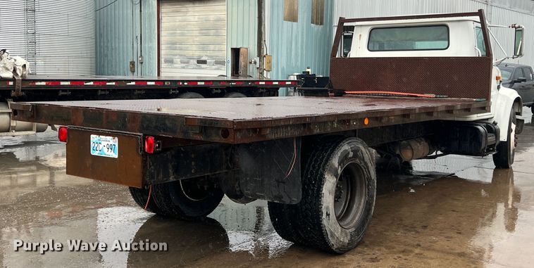 image for item KF9778 1992 International 4700 flatbed truck