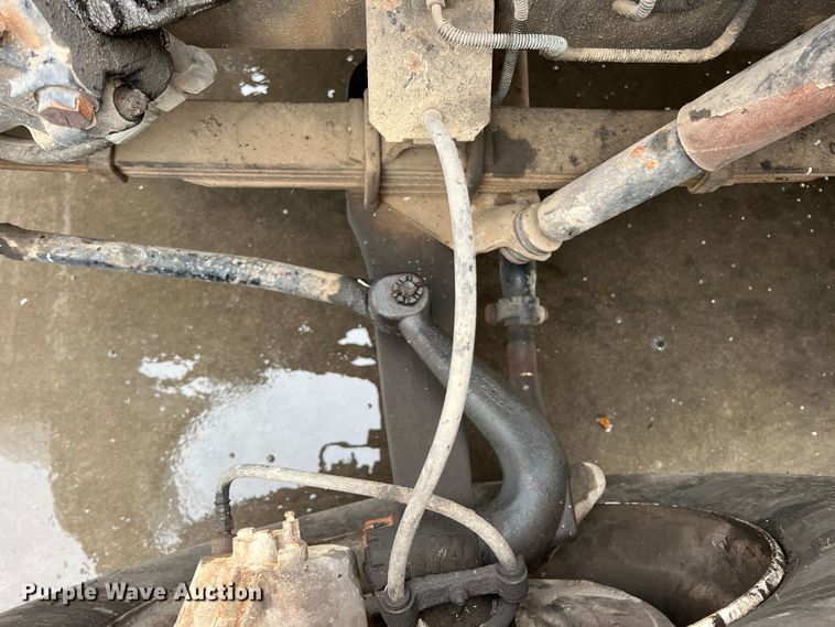 image for item KF9778 1992 International 4700 flatbed truck