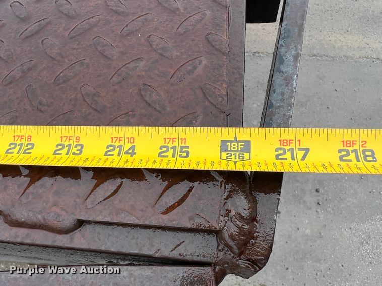 image for item KF9778 1992 International 4700 flatbed truck