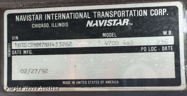 image for item KF9778 1992 International 4700 flatbed truck