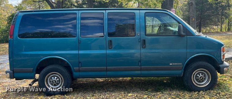 image for item KF9799 1998 Chevrolet Express G3500  van