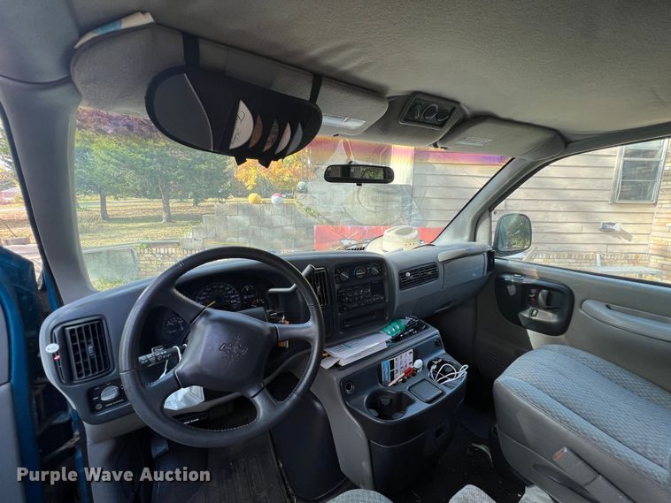 image for item KF9799 1998 Chevrolet Express G3500  van