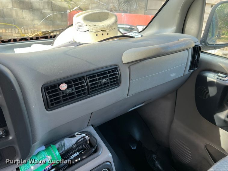 image for item KF9799 1998 Chevrolet Express G3500  van