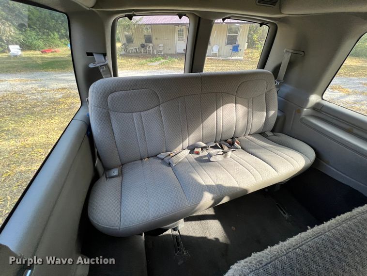 image for item KF9799 1998 Chevrolet Express G3500  van