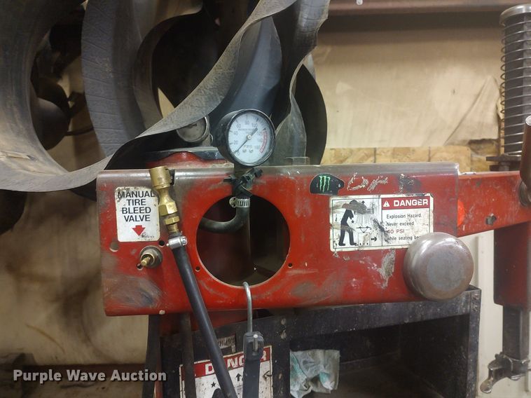 image for item KI9955 (2) tire machines