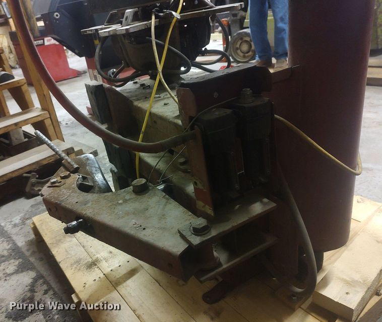 image for item KI9955 (2) tire machines