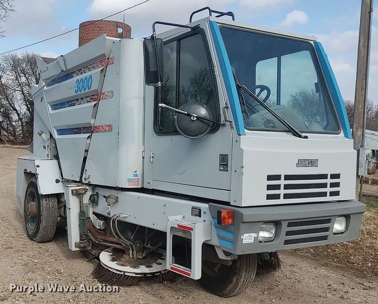 image for item KI9973 1997 Johnston 3000  street sweeper