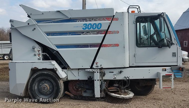 image for item KI9973 1997 Johnston 3000  street sweeper