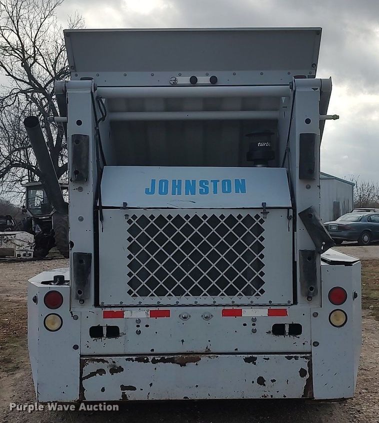 image for item KI9973 1997 Johnston 3000  street sweeper