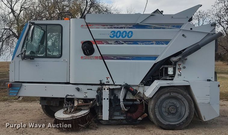 image for item KI9973 1997 Johnston 3000  street sweeper