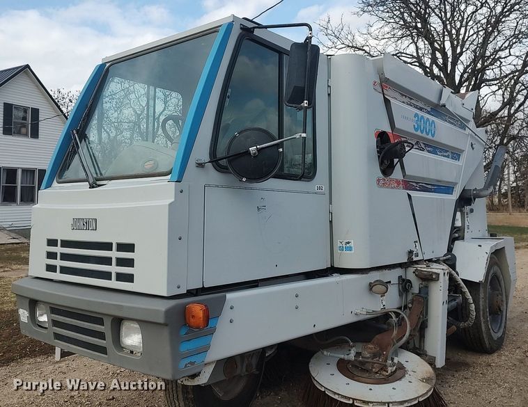 image for item KI9973 1997 Johnston 3000  street sweeper