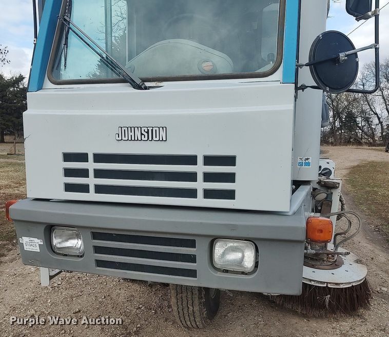 image for item KI9973 1997 Johnston 3000  street sweeper