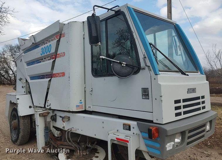 image for item KI9973 1997 Johnston 3000  street sweeper