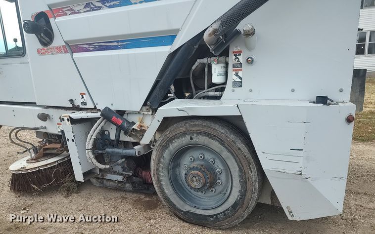 image for item KI9973 1997 Johnston 3000  street sweeper