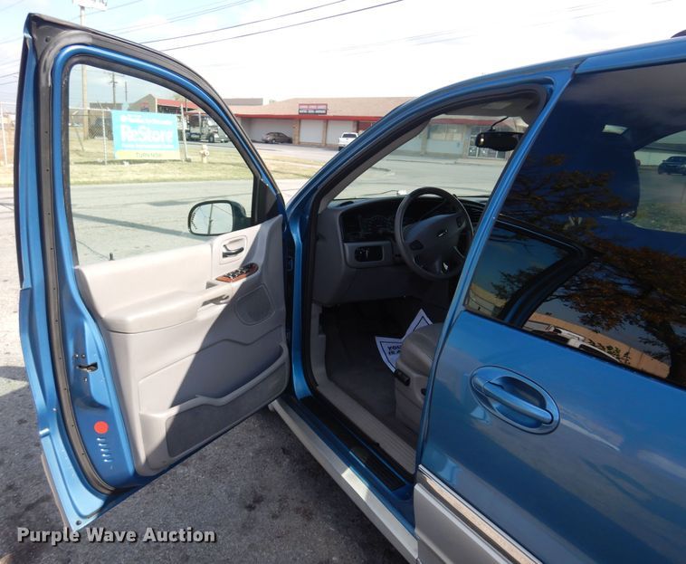 image for item KJ9005 2003 Ford Windstar  van