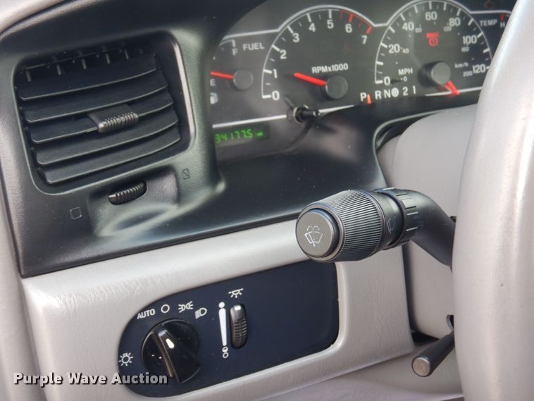 image for item KJ9005 2003 Ford Windstar  van