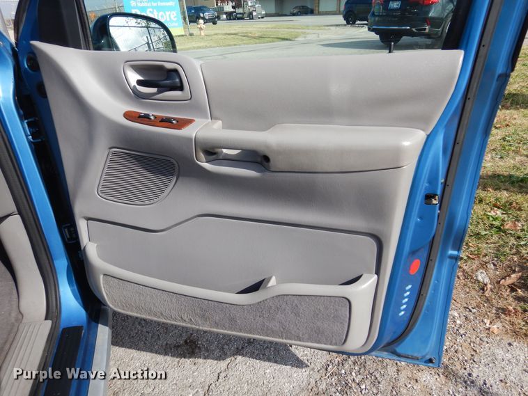 image for item KJ9005 2003 Ford Windstar  van