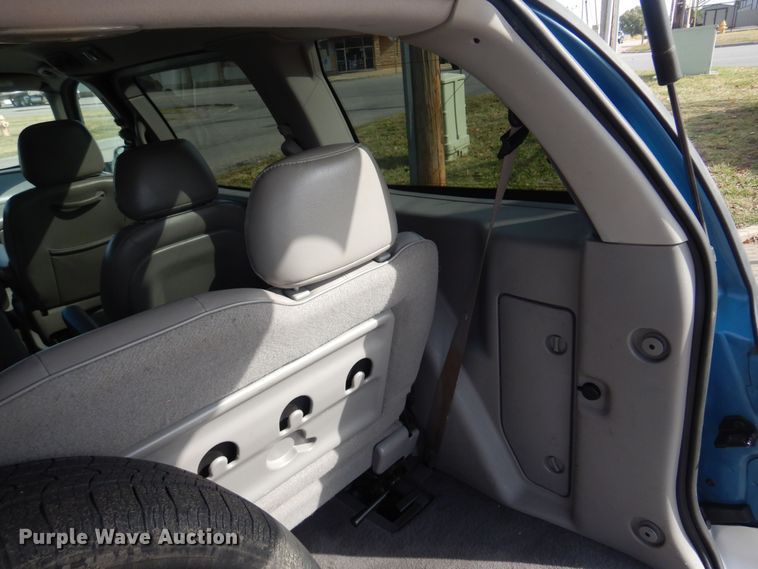 image for item KJ9005 2003 Ford Windstar  van