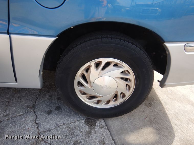 image for item KJ9005 2003 Ford Windstar  van