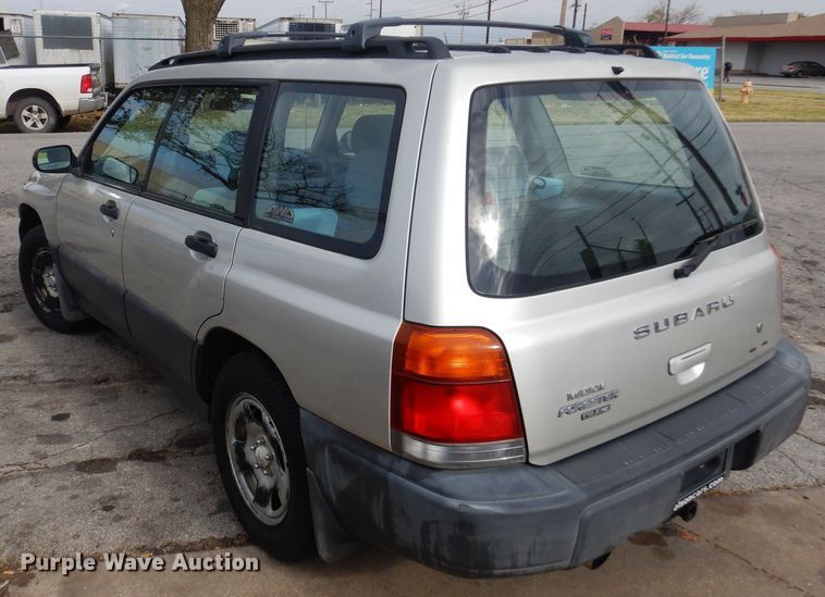 image for item KJ9010 2000 Subaru Forester  SUV