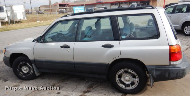 image for item KJ9010 2000 Subaru Forester  SUV