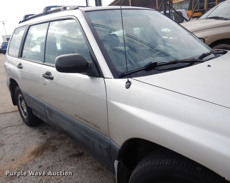 image for item KJ9010 2000 Subaru Forester  SUV