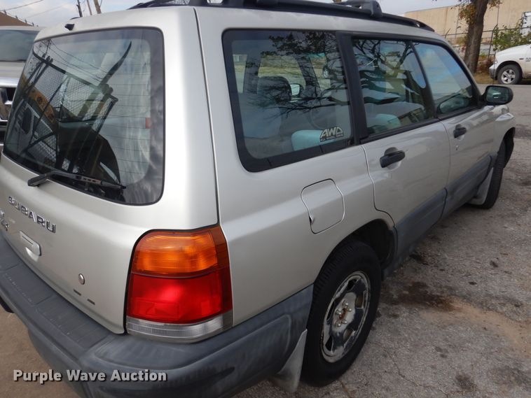 image for item KJ9010 2000 Subaru Forester  SUV